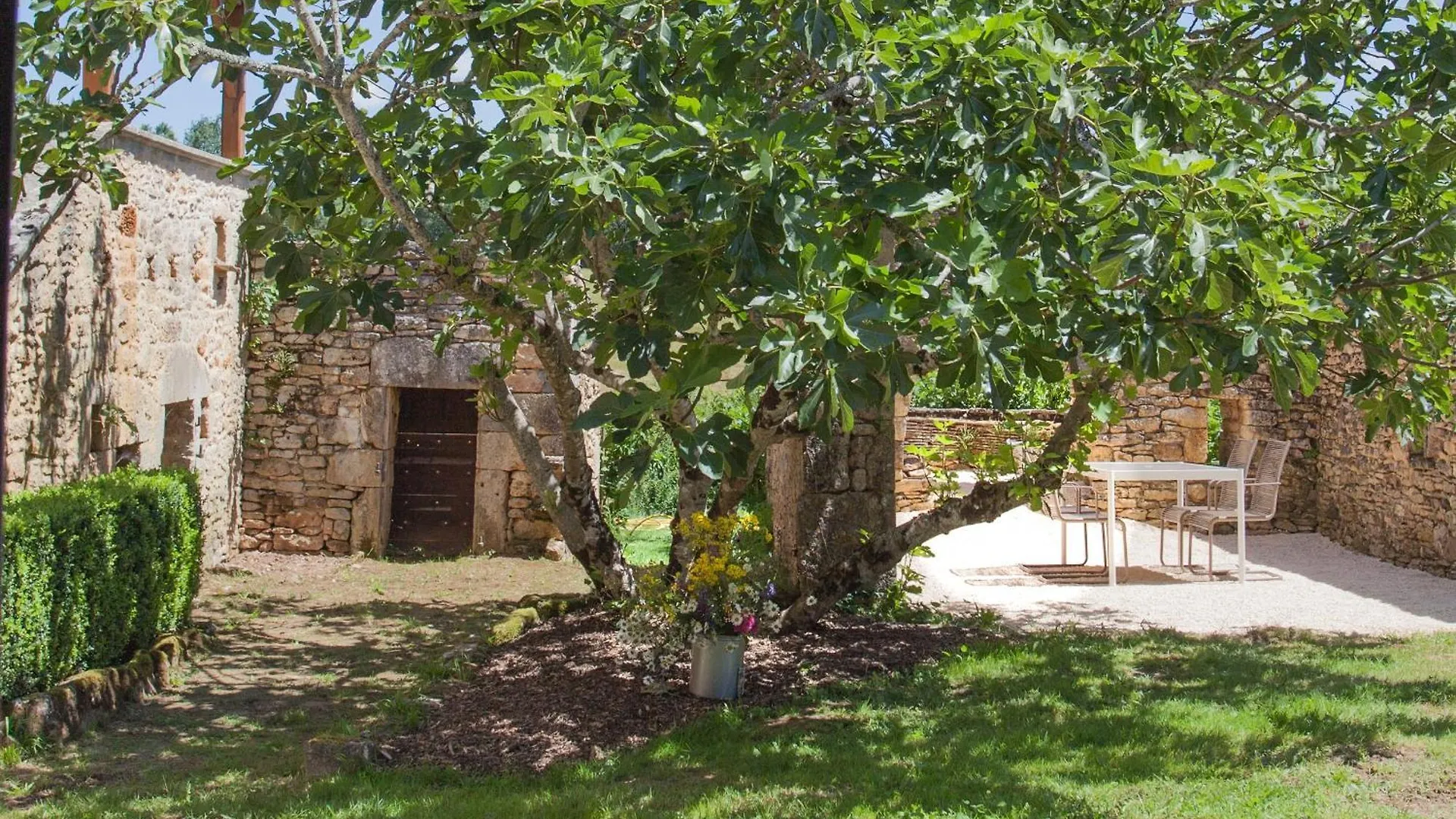 Country house Les Buis De La Borie Guest House Montcabrier